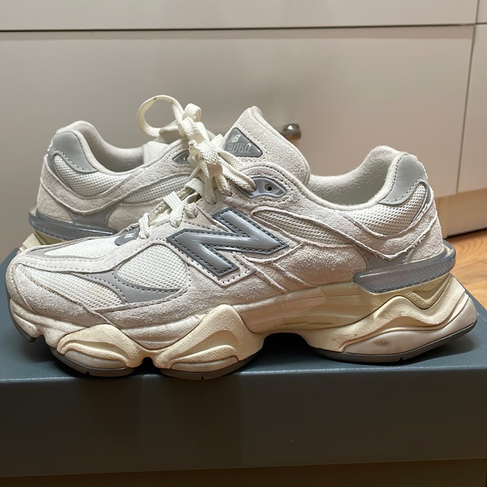 New Balance 9060 Sea Salt, size M4.5 (W6)